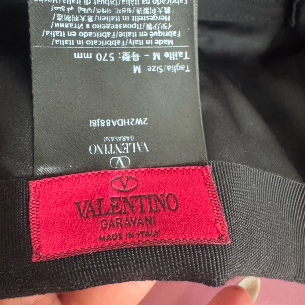 Valentino Garavani Black Cap with Gold Logo - Picture 7 of 11